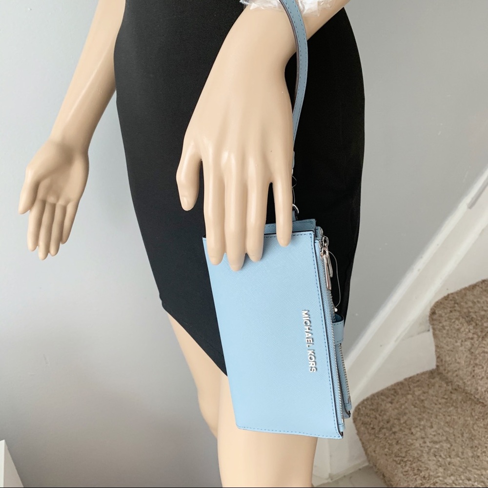 Last one Michael Kors Double Zip Wallet Wristlet - Picture 6 of 6